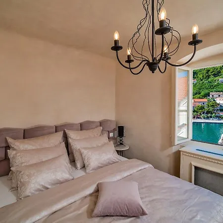 Puteus Palace Heritage Hotel 5*