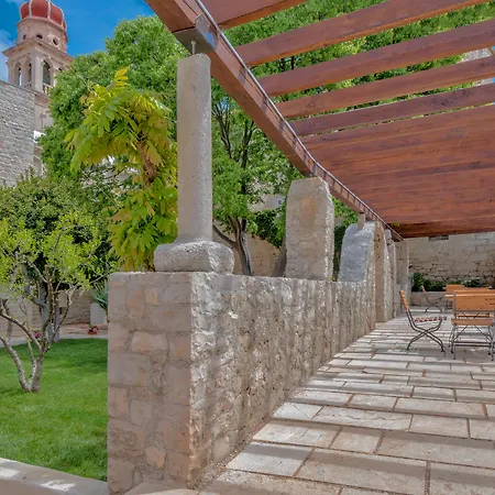 Puteus Palace Heritage 5* Pucisca