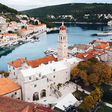Puteus Palace Heritage Pucisca