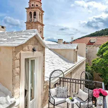 Puteus Palace Heritage 5* Pucisca
