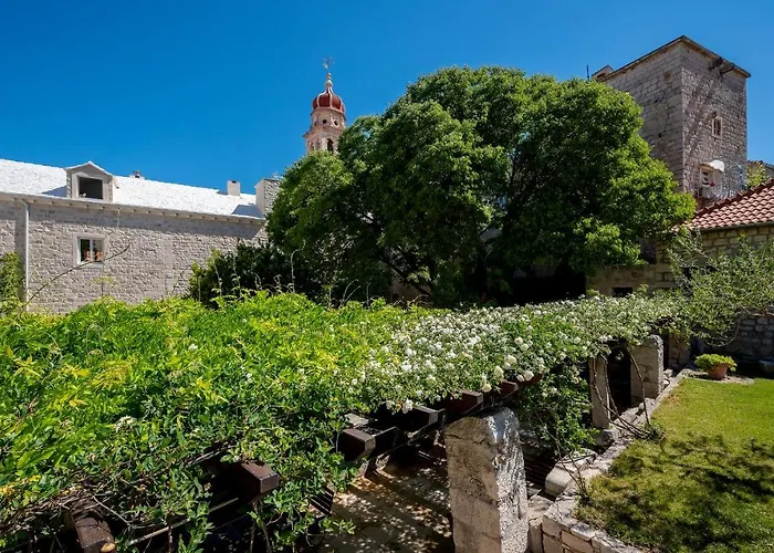 Puteus Palace Heritage Hotel Pucisca