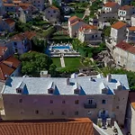 Puteus Palace Heritage Pucisca