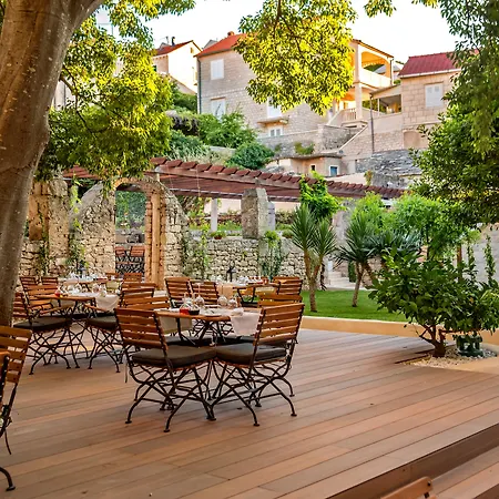 Otel Puteus Palace Heritage Pucisca