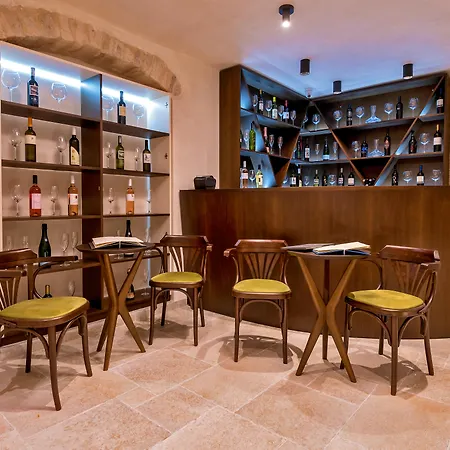 Puteus Palace Heritage Hotel Pucisca