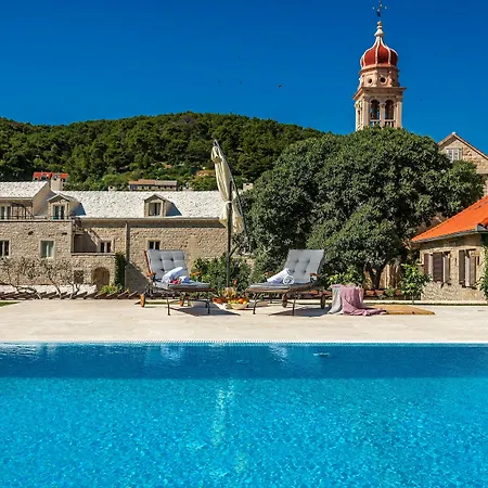 Puteus Palace Heritage Hotel Pucisca