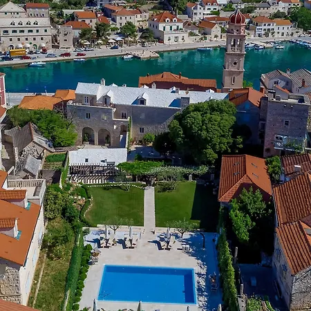 Puteus Palace Heritage Hotel Pucisca