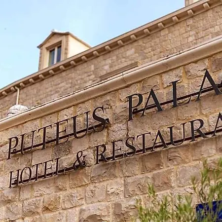 Puteus Palace Heritage 5* 푸치스차