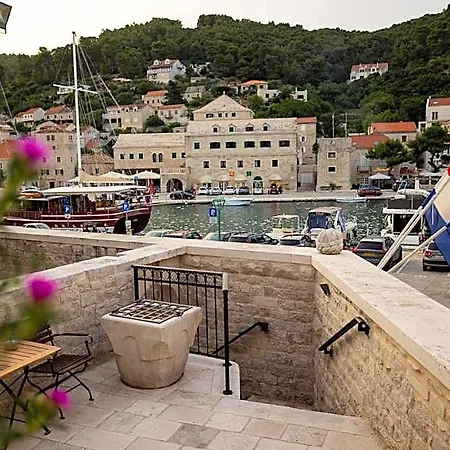 Hotel Puteus Palace Heritage Pucisca