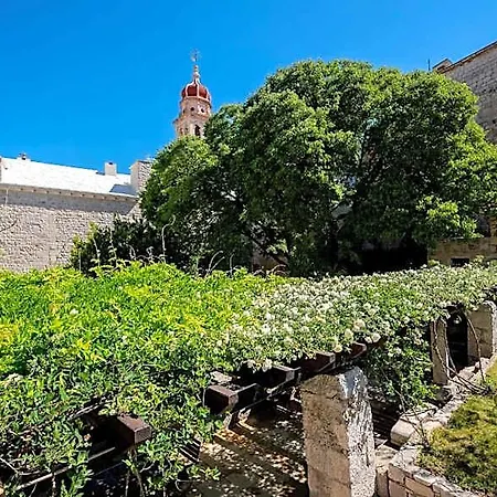Puteus Palace Heritage