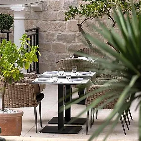 Puteus Palace Heritage Hotel 5*
